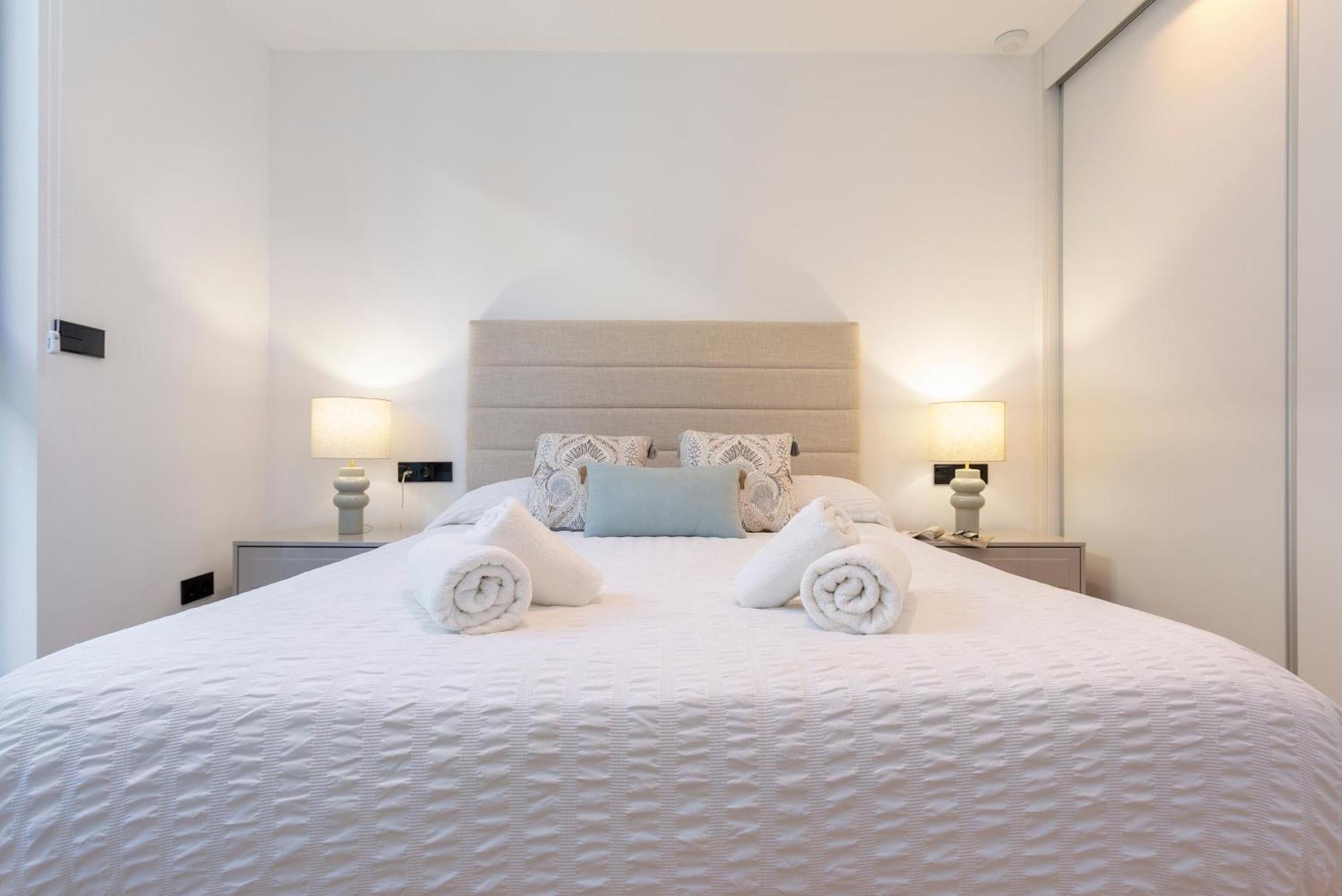 Malagueta Beach Front Luxury Apartment By Rent Me Málaga Exterior foto